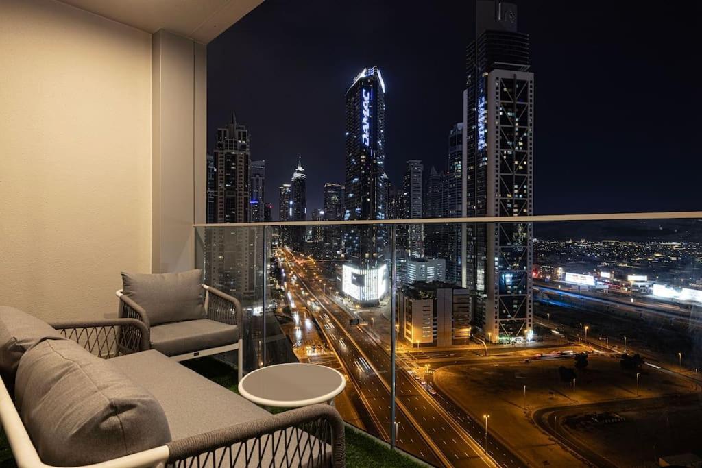 Lux Apartment In Downtown I Walk To Dubai Mall Exterior photo