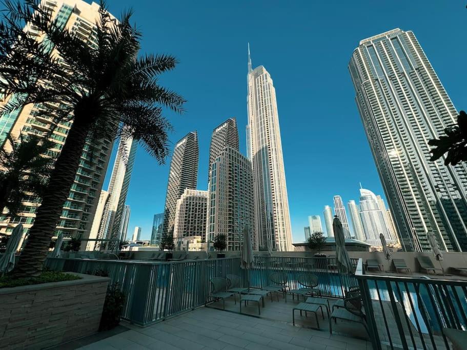 Lux Apartment In Downtown I Walk To Dubai Mall Exterior photo